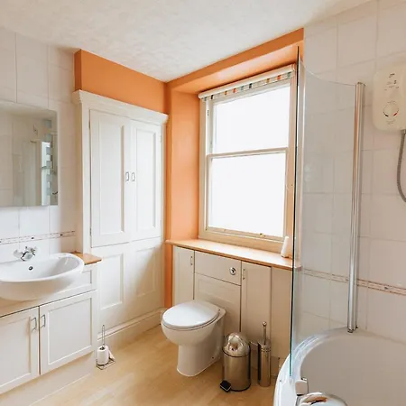 Captain French // 3 Bed In Kendal, Lake District, Cumbria Holiday home Kendal